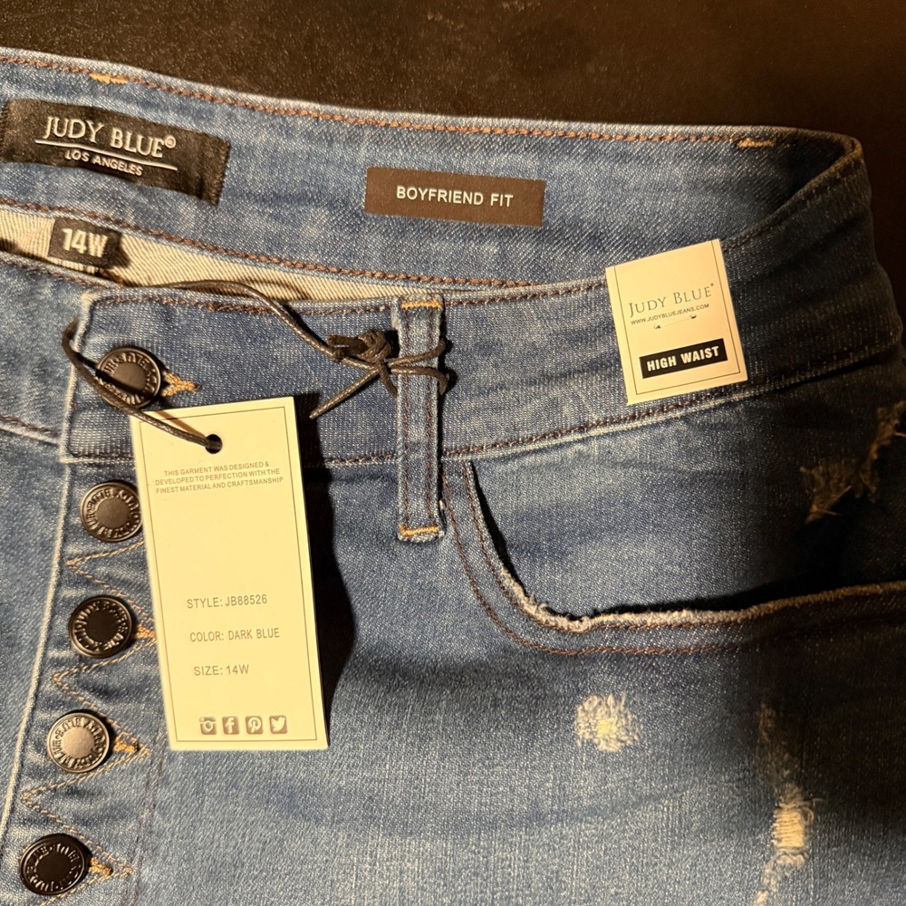 Judy Blue Boyfriend Jeans Size 14W NWT Button Fly Distressed High Waist JB88526 - Picture 5 of 10